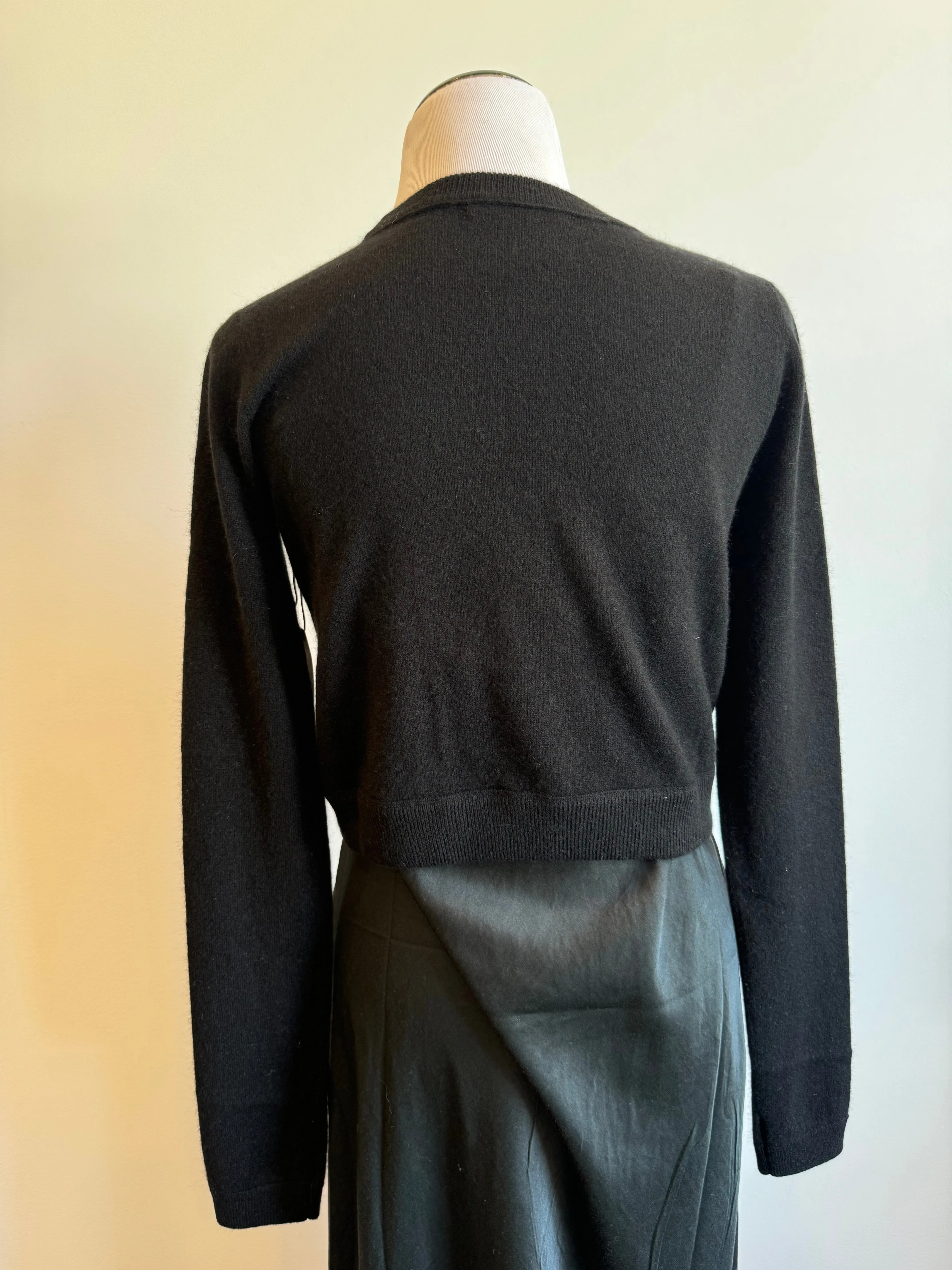 Cashmere All Thumbs Sweater in Black