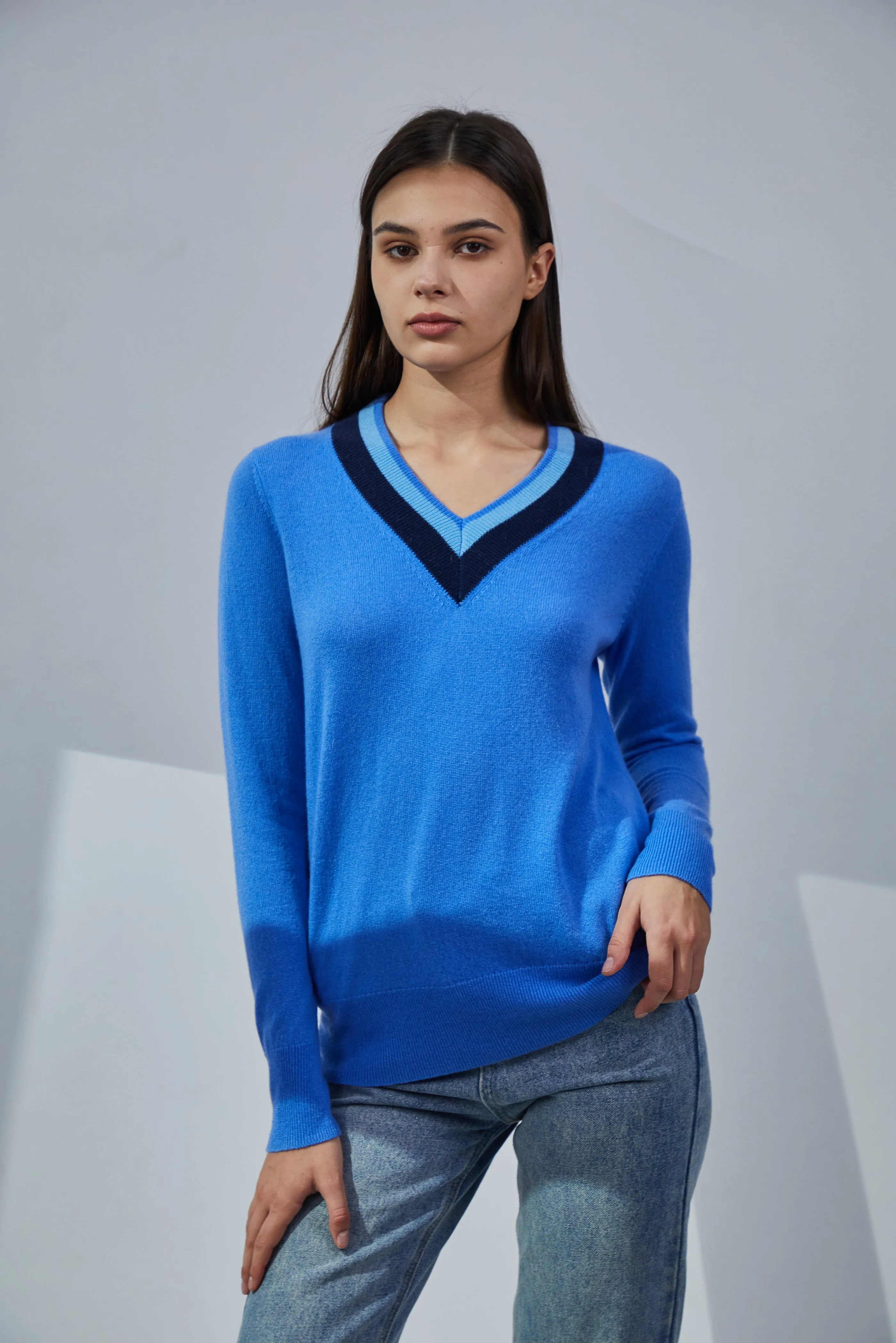 Contrasting V-neck Cashmere Sweater