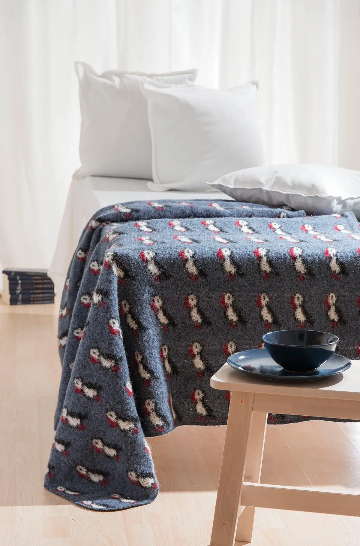 Icelandic Blanket - Blue with puffins