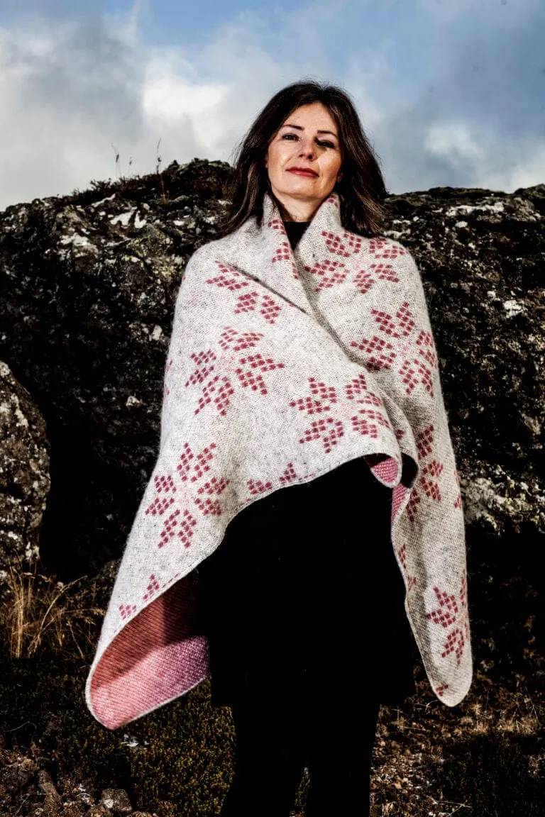 Icelandic Blanket - Pink Eight Petalled Rose Flower