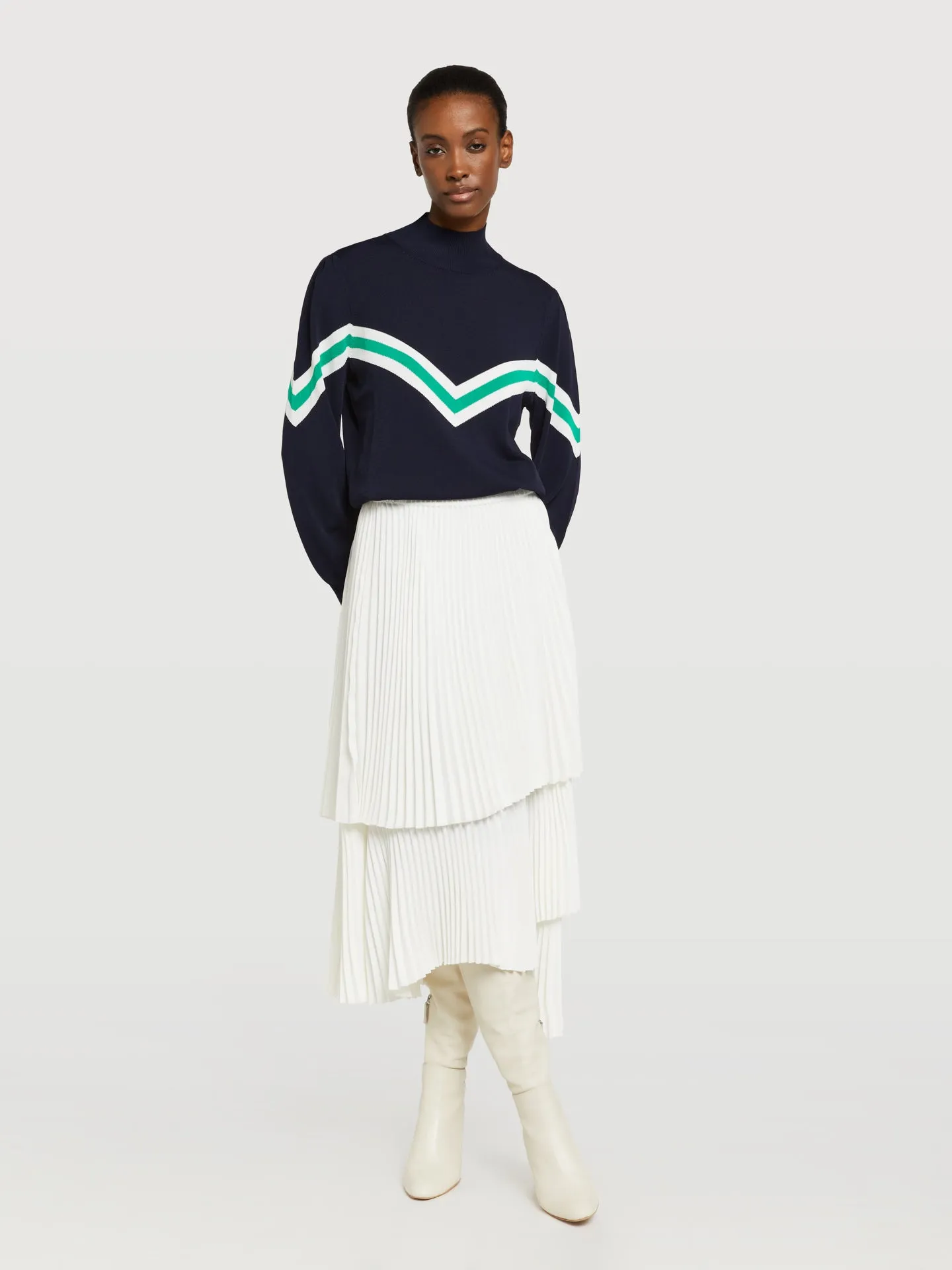 Ribbed turtleneck sweater with v graphic and bottom-gathering sleeves