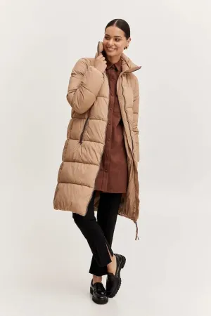 The Bomina Puffer Long Jacket - Tannin - PLUS